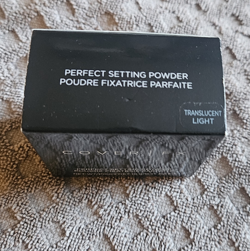 CoverFX Translucent Makeup Setting Powder - Picture 2 of 4